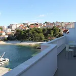Apartment Plaza