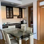 Plaza Apartment *