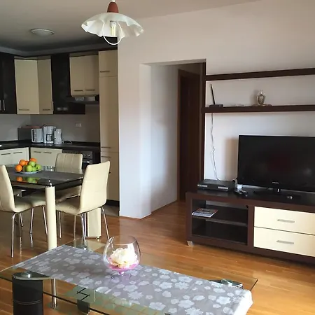Apartment Plaza *