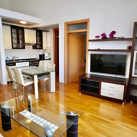 Plaza 公寓 特罗吉尔