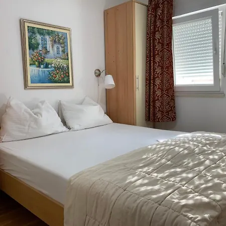 Plaza Apartment