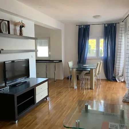 Apartment Plaza *